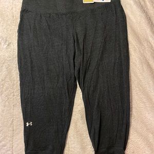 Under Armour - Dark Gray - Capri Pants - Women’s XL